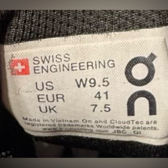 On Cloud OC Running Shoes Black Gray Athletic Activewear Sneakers Woman Lady 9.5 - Picture 10 of 10